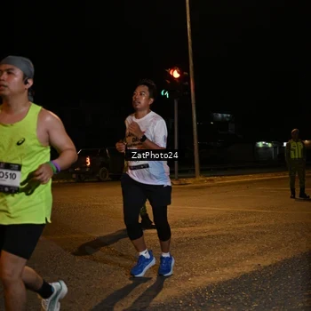Runner Photo 7675347