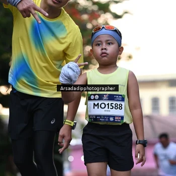 Runner Photo 7675349