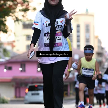 Runner Photo 7675355