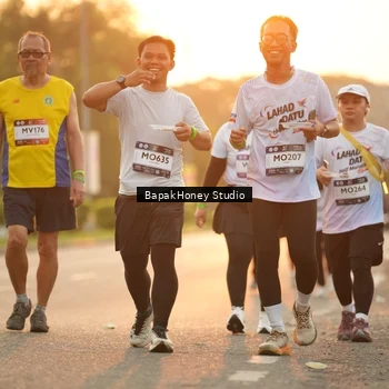 Runner Photo 7675356