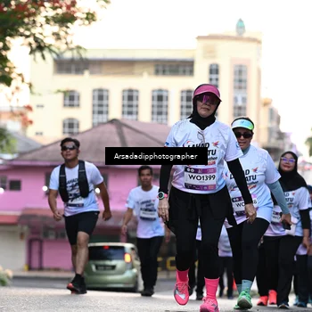 Runner Photo 7675357