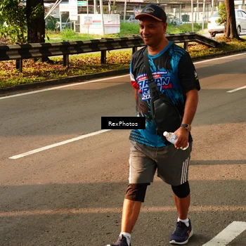 Runner Photo 7675358