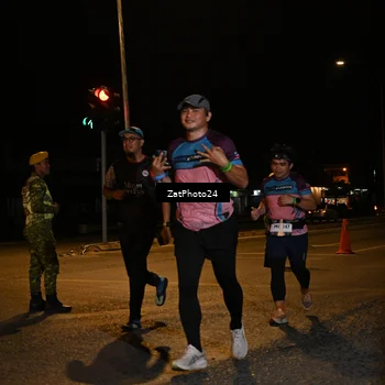 Runner Photo 7675398