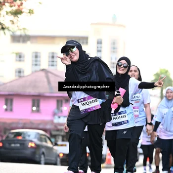 Runner Photo 7675419