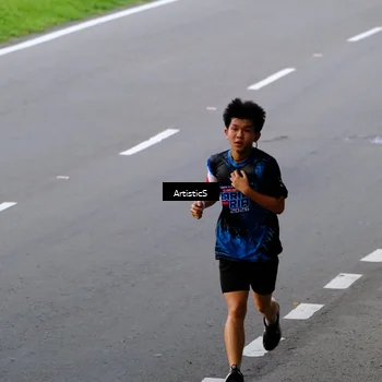 Runner Photo 7675433