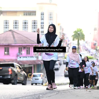 Runner Photo 7675435