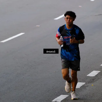 Runner Photo 7675440