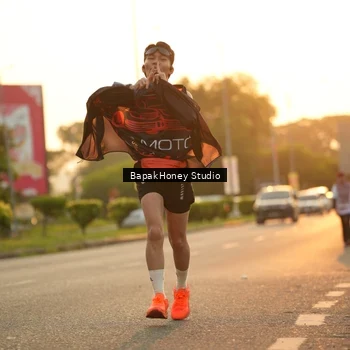 Runner Photo 7675467