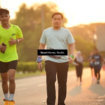Runner Photo 7675505