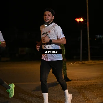 Runner Photo 7675516