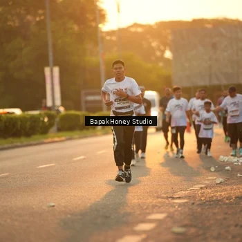 Runner Photo 7675519