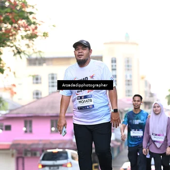 Runner Photo 7675541