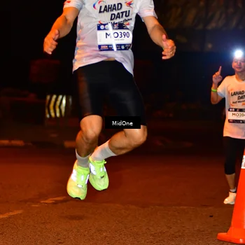 Runner Photo 7675545