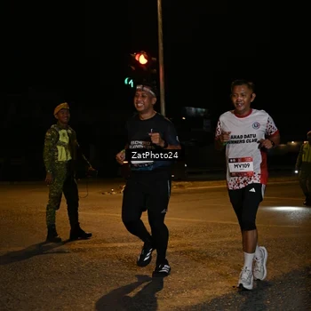 Runner Photo 7675558