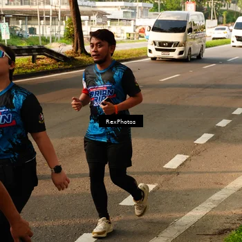 Runner Photo 7675565