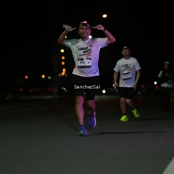 Runner Photo 7675593