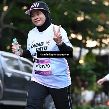 Runner Photo 7675599
