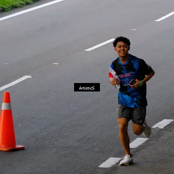 Runner Photo 7675602