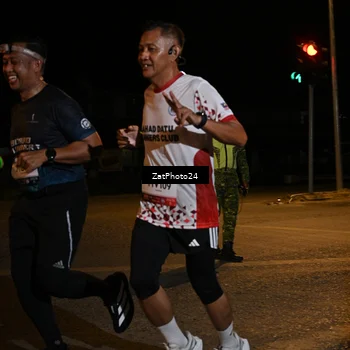 Runner Photo 7675609