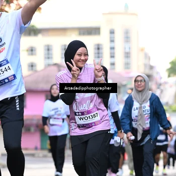 Runner Photo 7675615