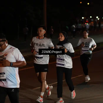 Runner Photo 7675649