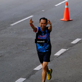 Runner Photo 7675654