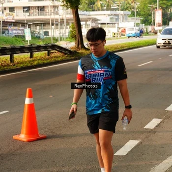Runner Photo 7675663