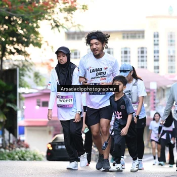 Runner Photo 7675667