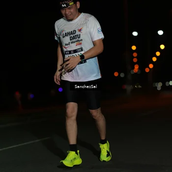 Runner Photo 7675678