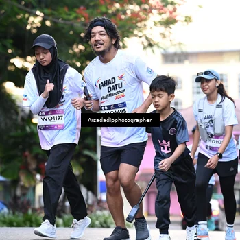 Runner Photo 7675683