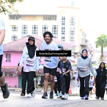 Runner Photo 7675698