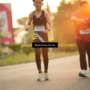 Runner Photo 7675711