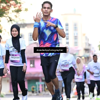 Runner Photo 7675747