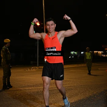 Runner Photo 7675758