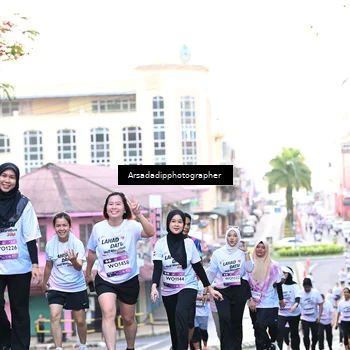 Runner Photo 7675764