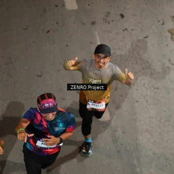 Runner Photo 7675768