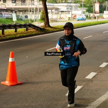 Runner Photo 7675772
