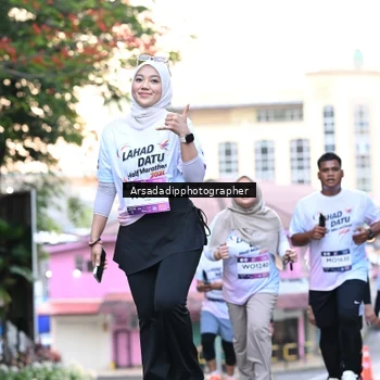Runner Photo 7675773