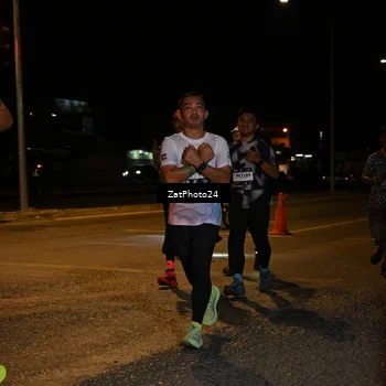 Runner Photo 7675793