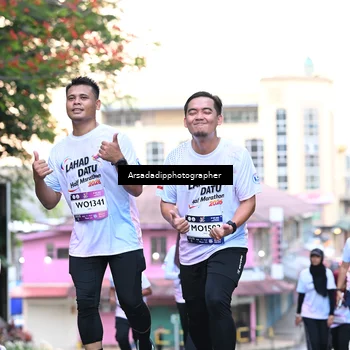 Runner Photo 7675797