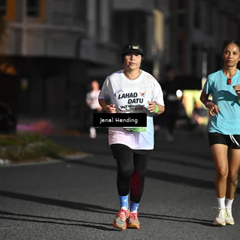 Runner Photo 7675799
