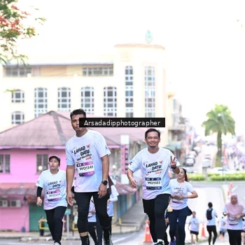 Runner Photo 7675810