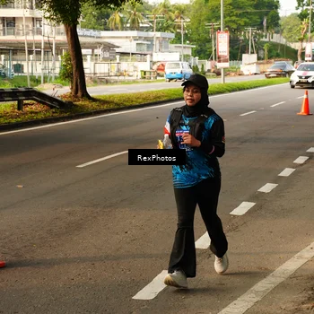 Runner Photo 7675818