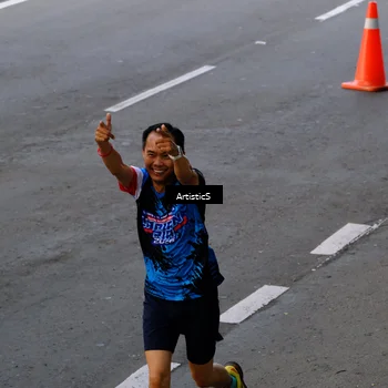 Runner Photo 7675820