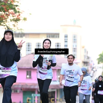 Runner Photo 7675826