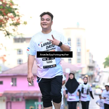 Runner Photo 7675833