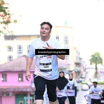 Runner Photo 7675835