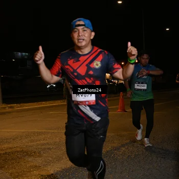 Runner Photo 7675854