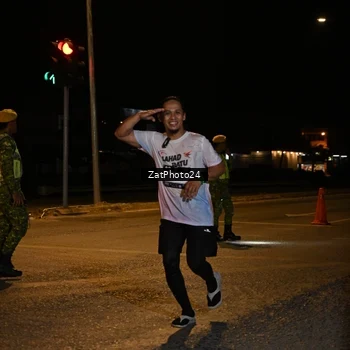 Runner Photo 7675855