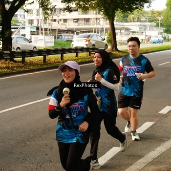 Runner Photo 7675857
